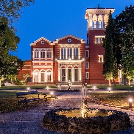 Mercure Villa Romanazzi Carducci Bari Esterno foto
