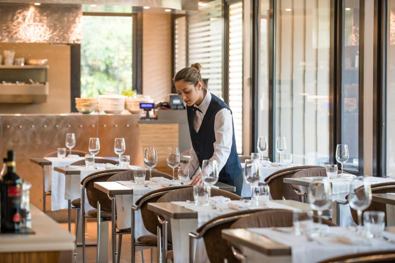 Mercure Villa Romanazzi Carducci Bari Esterno foto