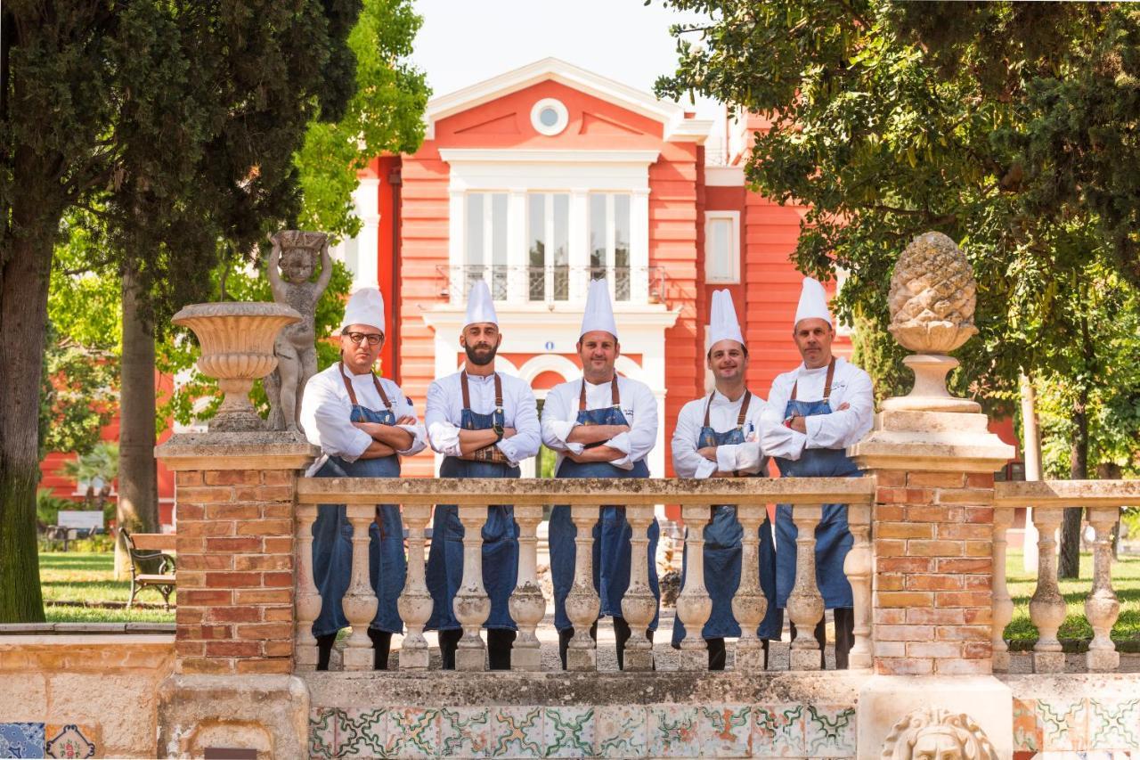 Mercure Villa Romanazzi Carducci Bari Esterno foto