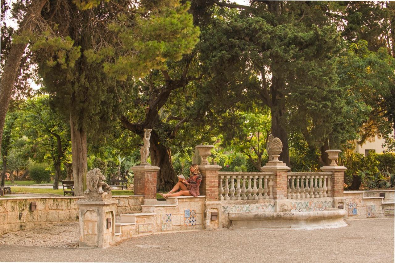 Mercure Villa Romanazzi Carducci Bari Esterno foto