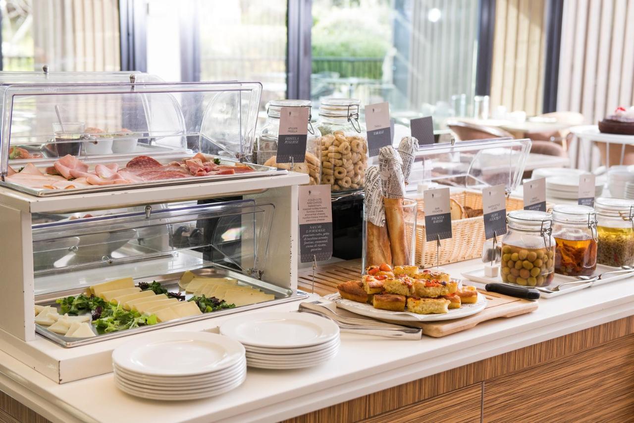 Mercure Villa Romanazzi Carducci Bari Esterno foto