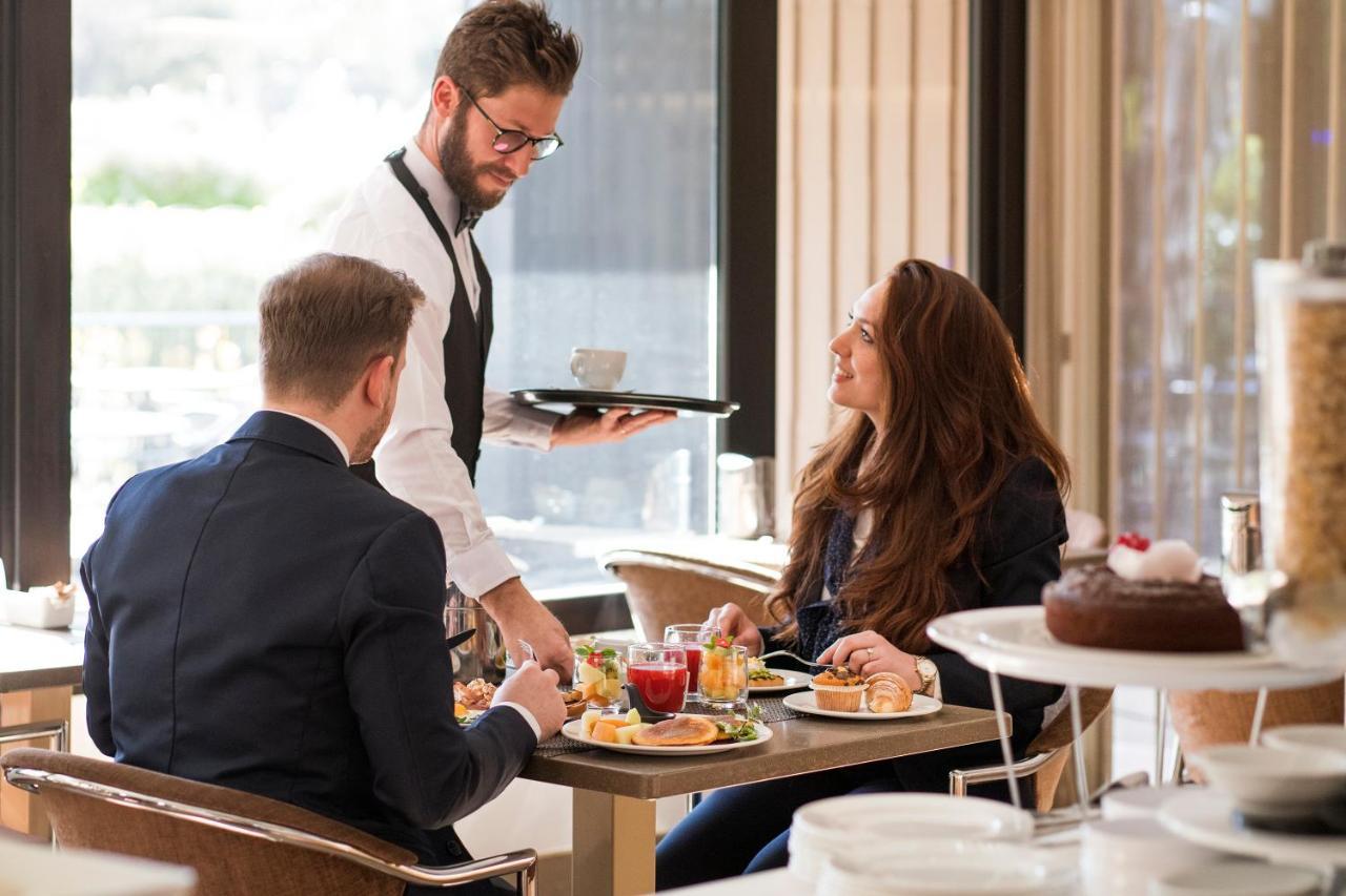 Mercure Villa Romanazzi Carducci Bari Esterno foto