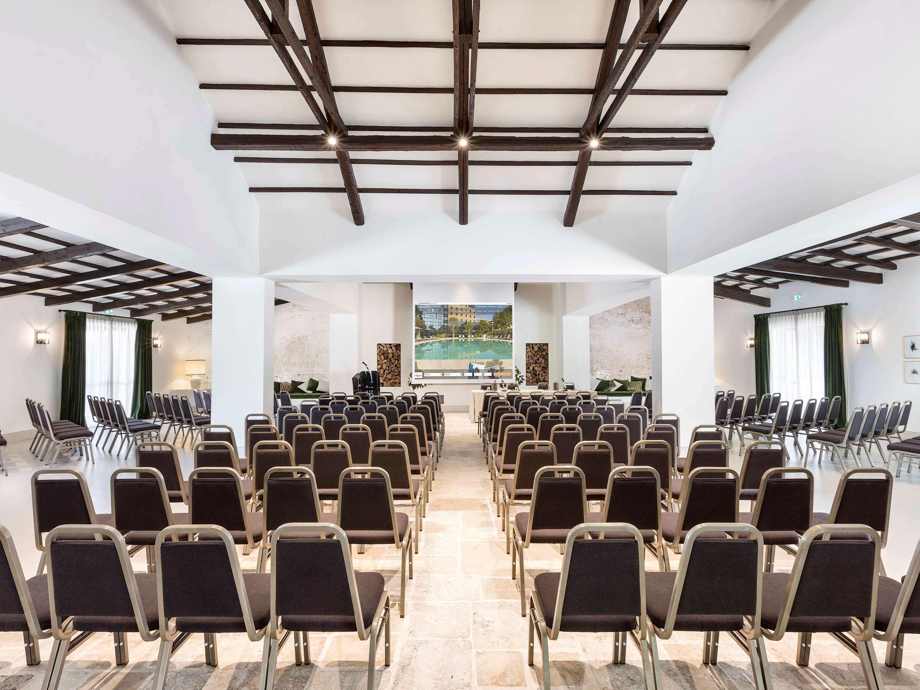 Mercure Villa Romanazzi Carducci Bari Esterno foto