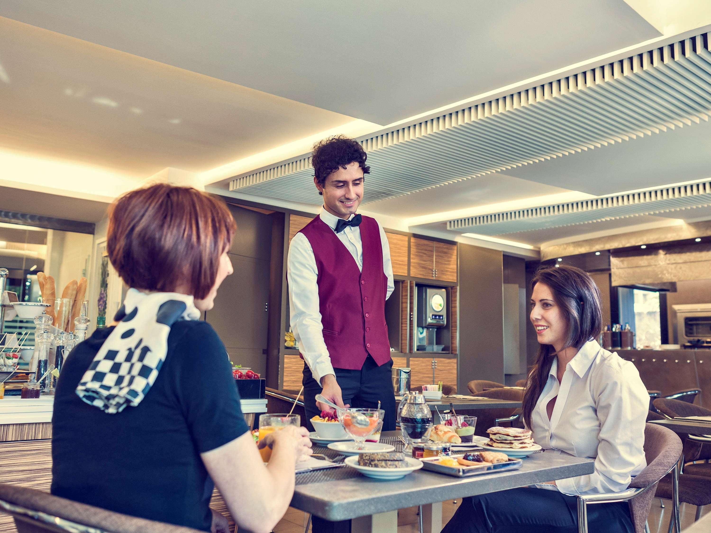 Mercure Villa Romanazzi Carducci Bari Esterno foto