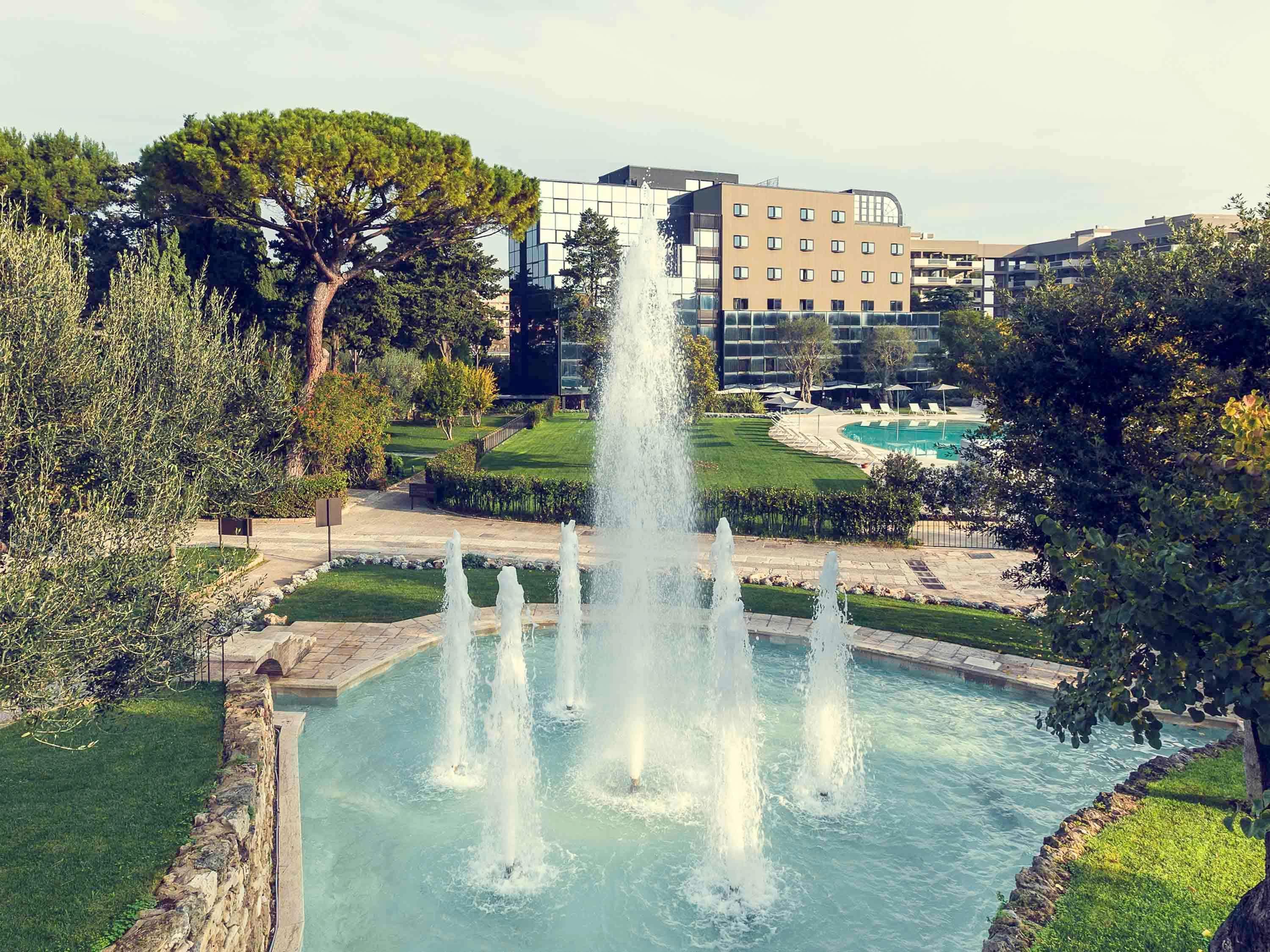 Mercure Villa Romanazzi Carducci Bari Esterno foto