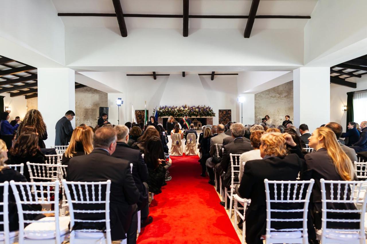 Mercure Villa Romanazzi Carducci Bari Esterno foto